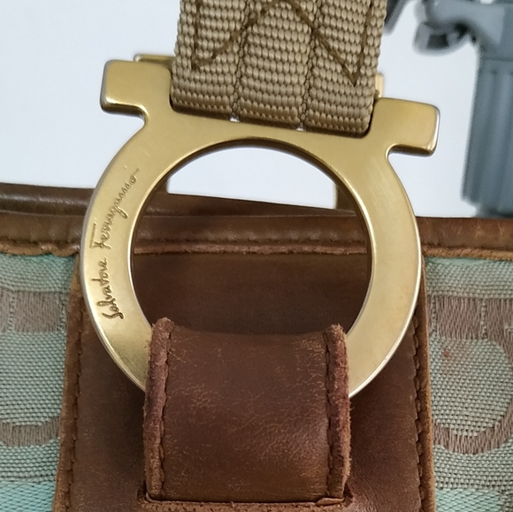 Salvatore Ferragamo Gancini Handbag AF215373 (Authentic ) - Picture 5 of 17